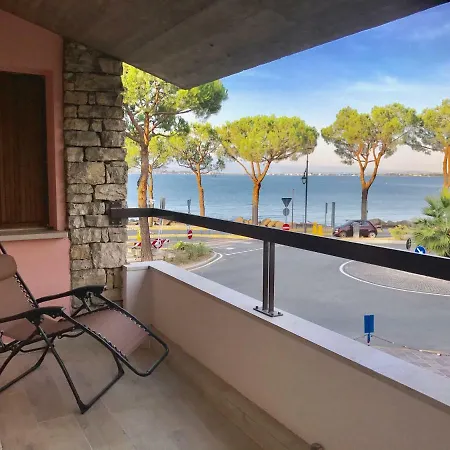 Splendid Apartment Desenzano del Garda